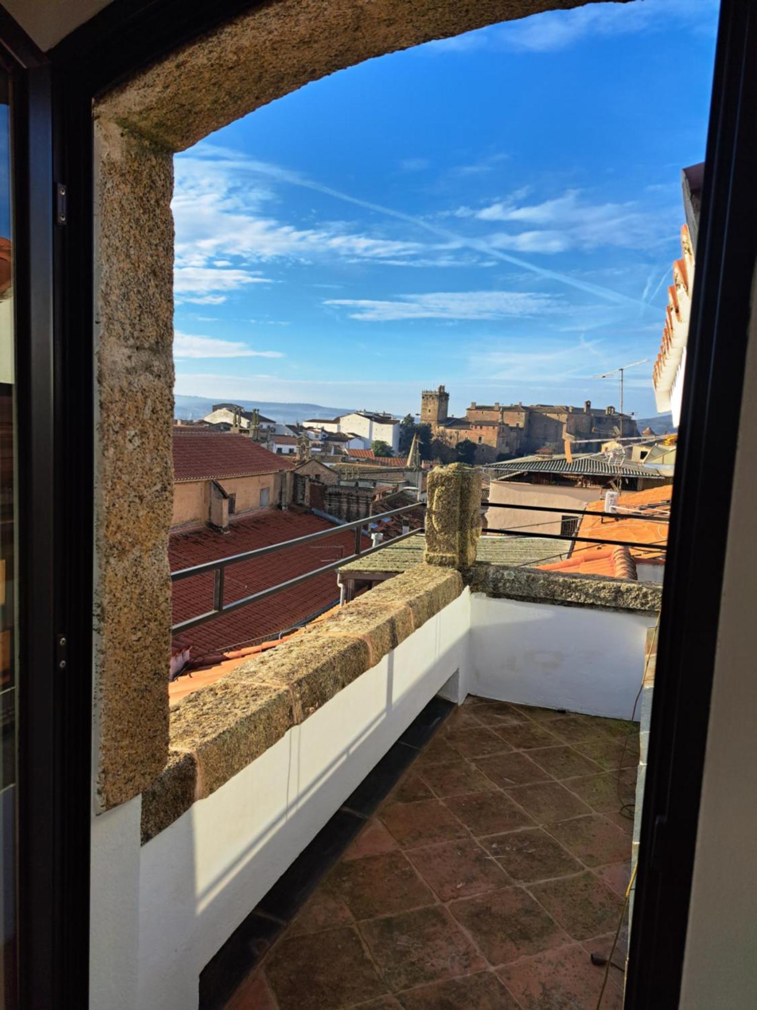 Los Patios. Plasencia Bagian luar foto